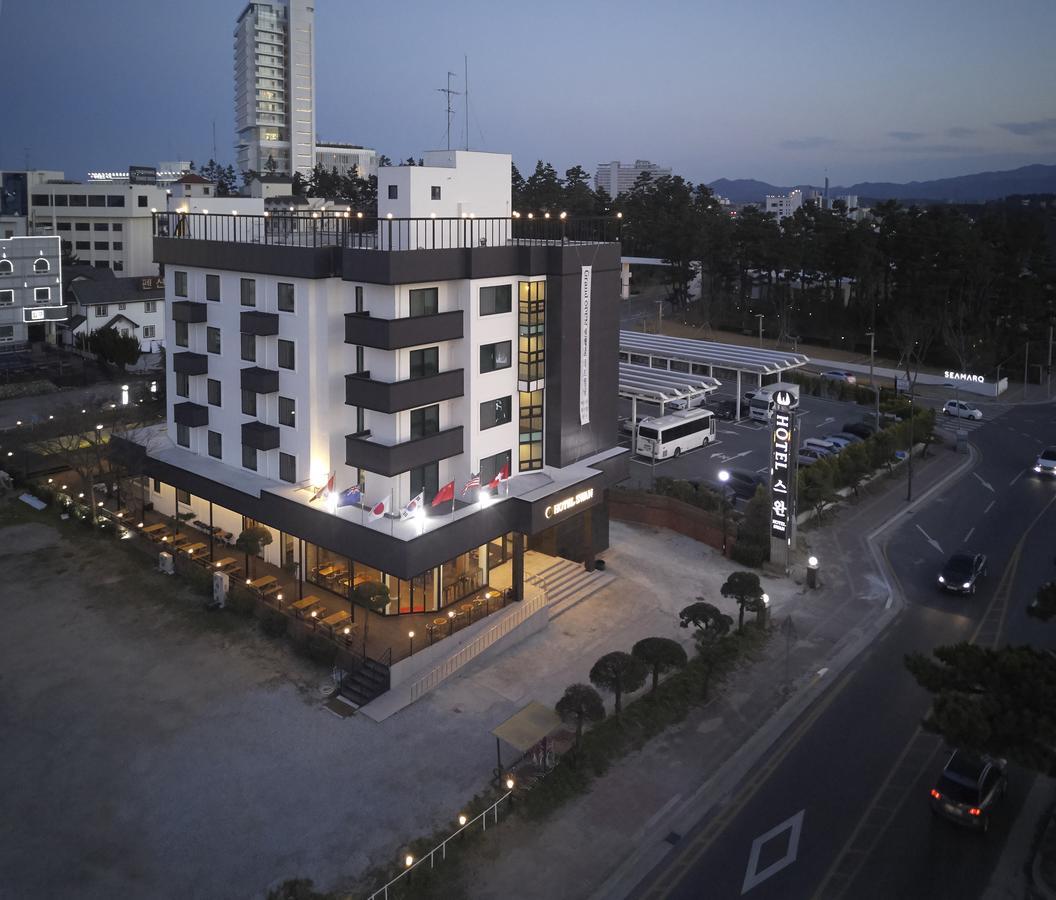Hotel Swan جانجنيونج المظهر الخارجي الصورة
